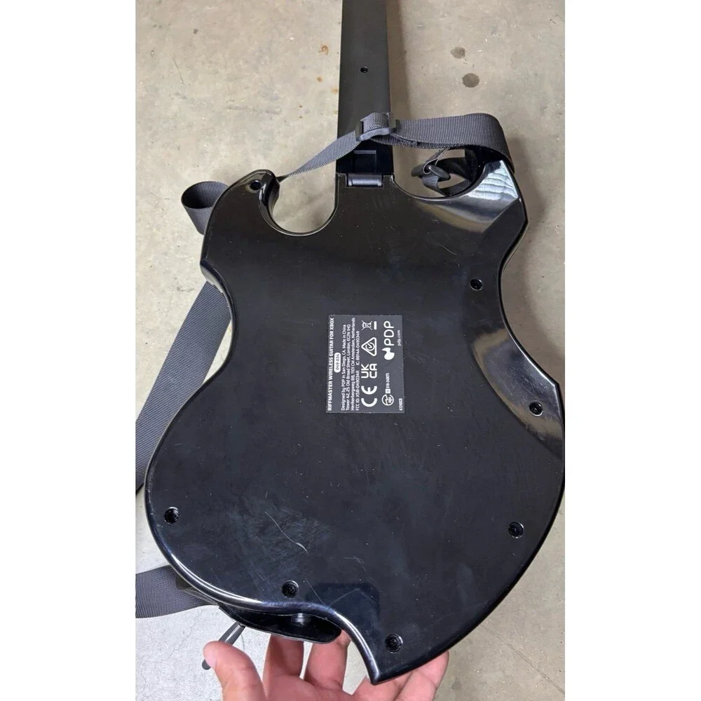PDP RIFFMASTER Wireless Guitar Controller with Dongle for Xbox 049-034